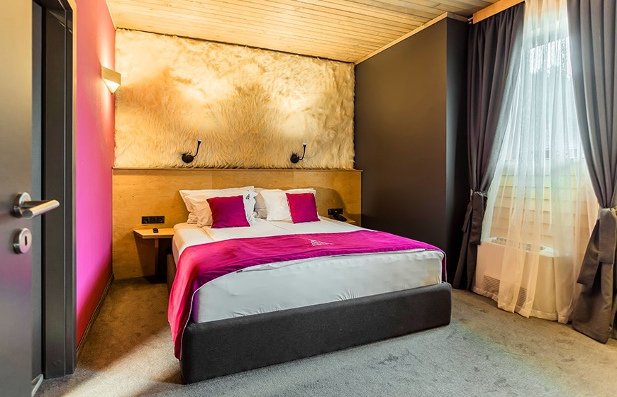 Снимка на спалнята от VIP апартамент