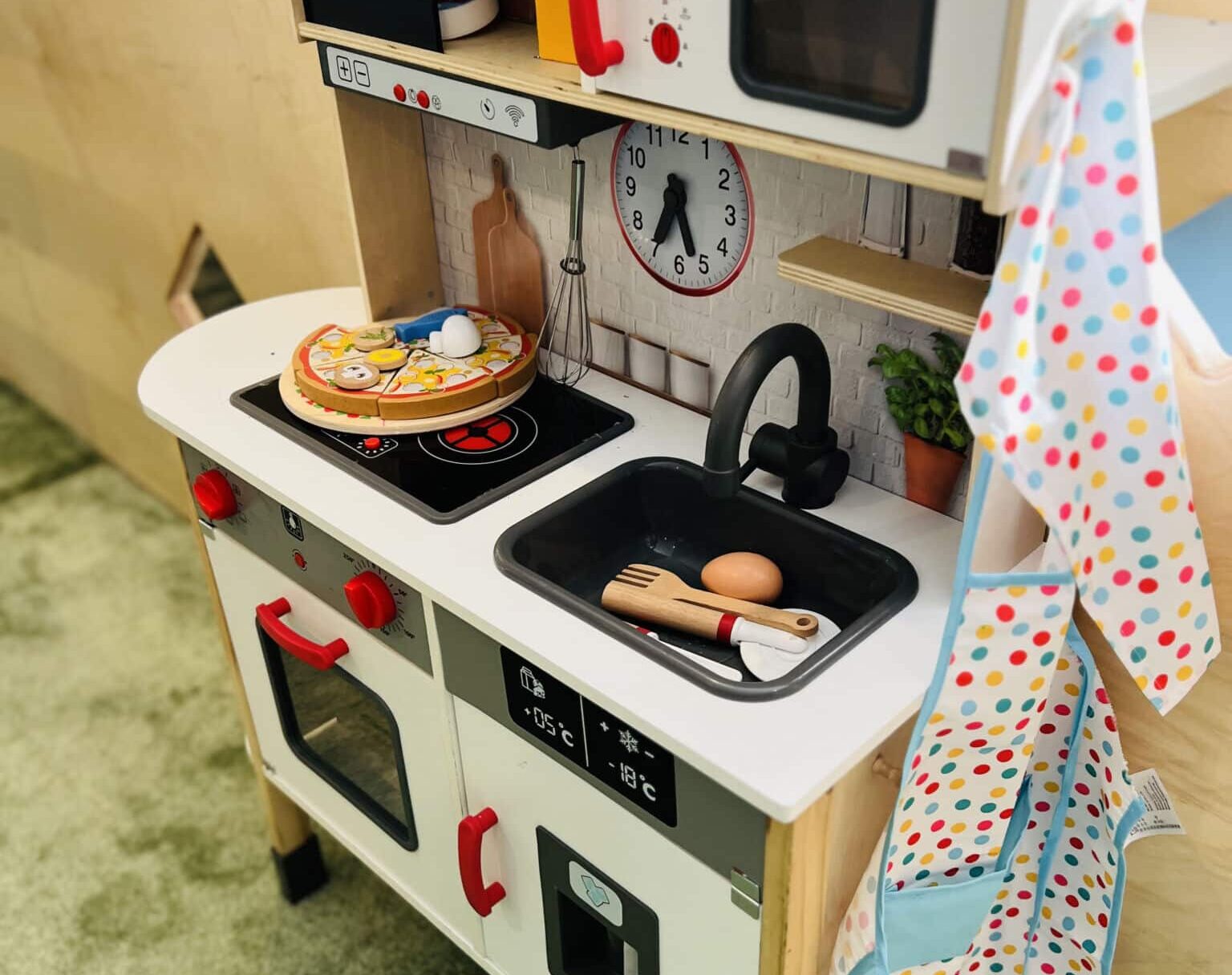 Снимка на детска кухня от детска стая в хотел